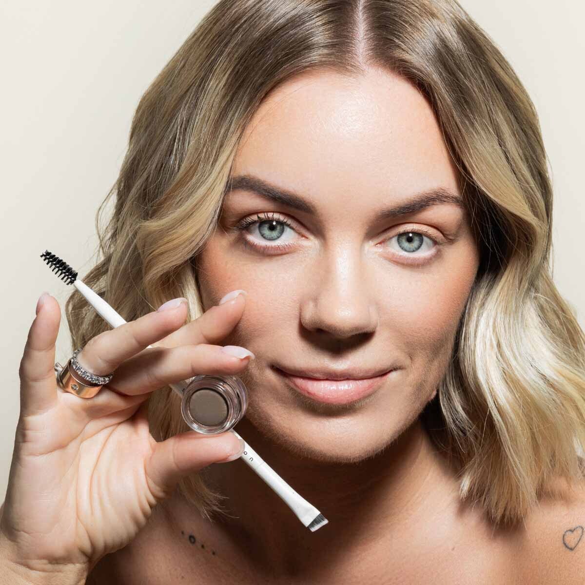 Uoga Uoga Eyebrow Pomade